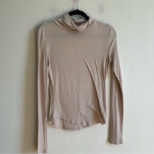 Aritzia Talula Sz M Cream Ribbed Turtleneck Basic Long Sleeves Top